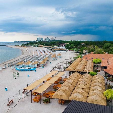 Casa Simon Hotel Douăzeci şi Trei August Екстериор снимка